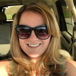 Meet your Posher, Elizabeth